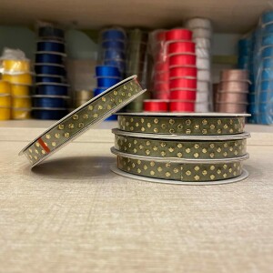 Κορδέλα πράσινο σκούρο- χρυσό πουά 9mm 20m