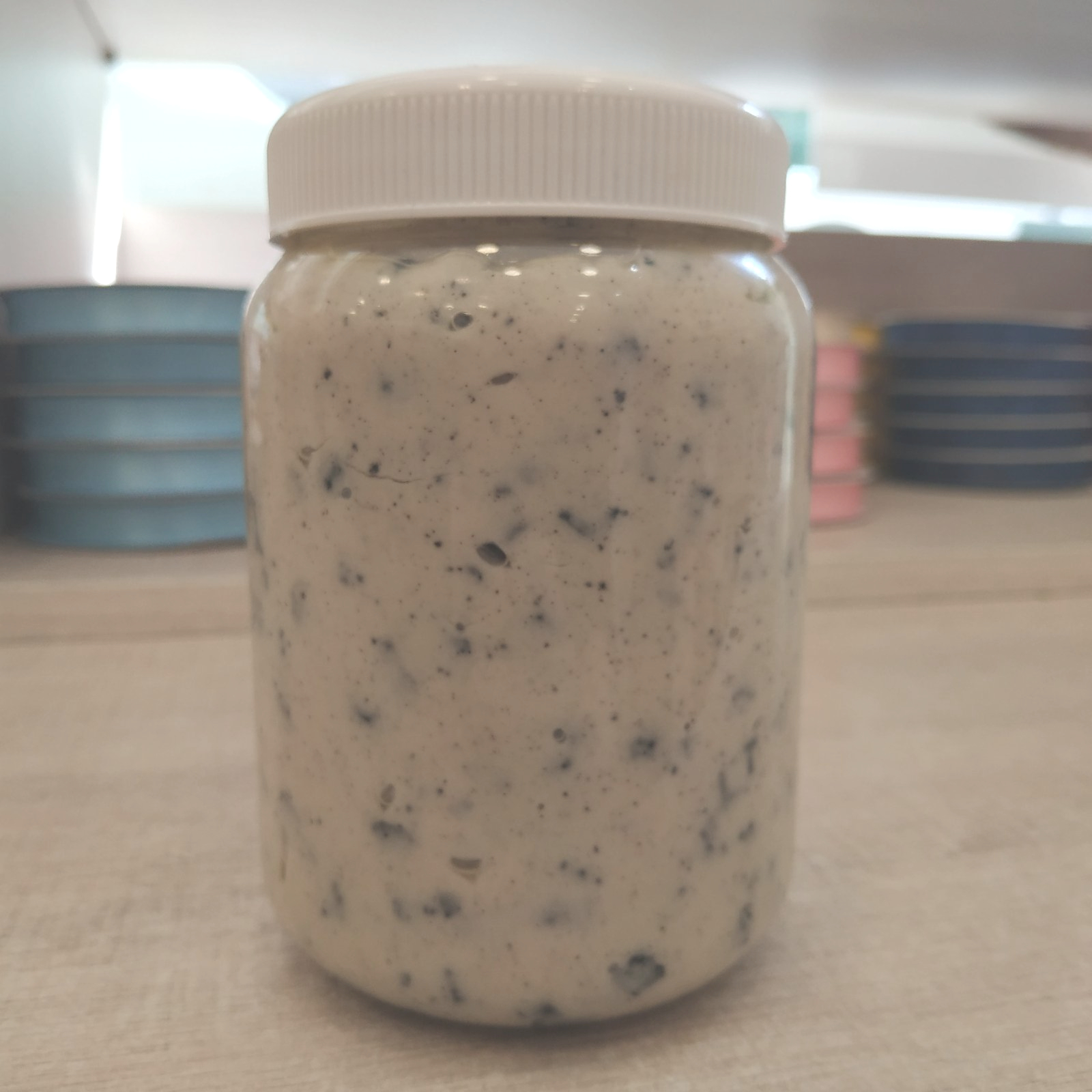 Πραλίνα λευκή με μαύρο μπισκότο 600γρ Sweetbite