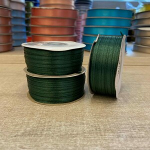 Κορδέλα σατέν πράσινο σκούρο 3mm 100m διπλής όψης