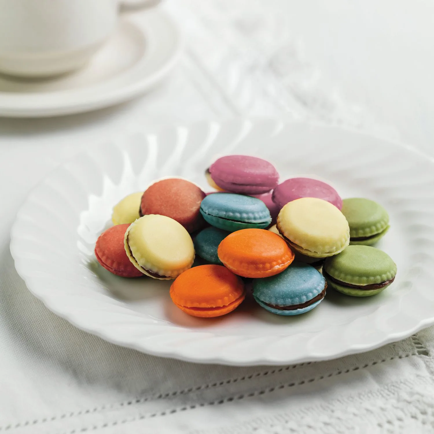 Φόρμα σιλικόνης για macaron από σοκολάτα 15τεμ 15x3ml Silikomart - Image 2
